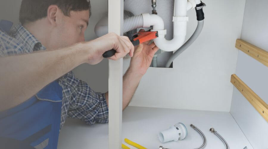 Expert burst pipe repair services in New Cambria, KS